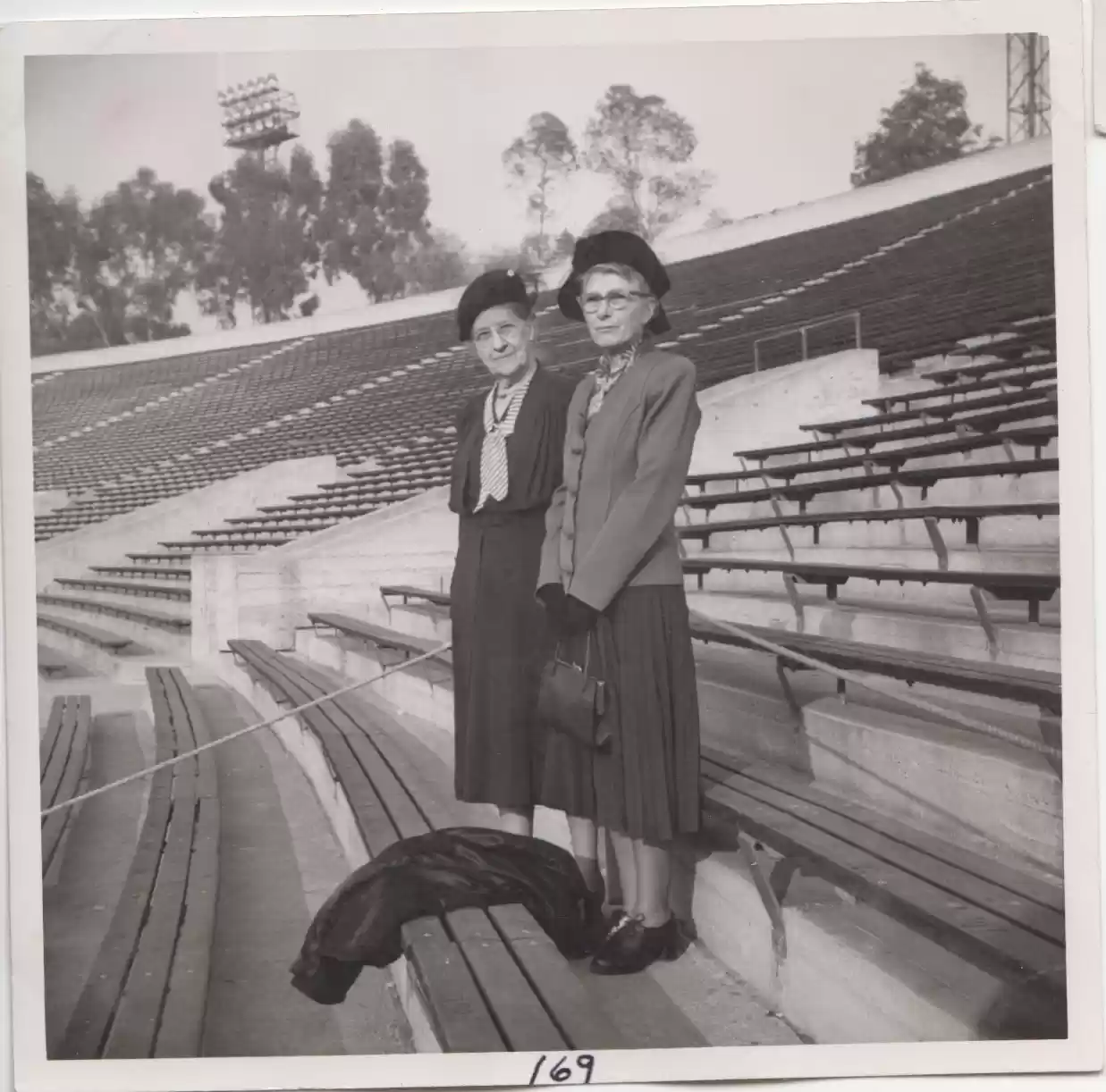 Pic 12-Ladies at Rose Bowl